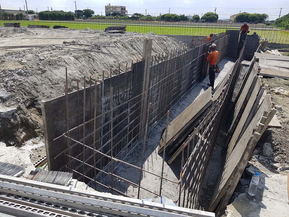 雞舍糞溝鋼筋板模組立