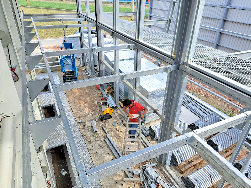 雞舍後方二樓支撐