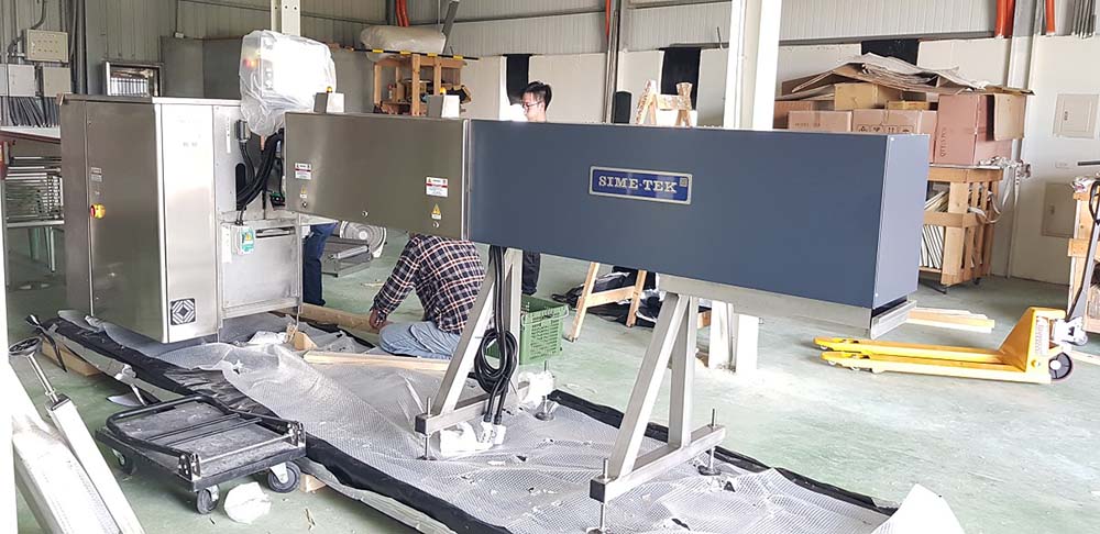 依序移入排蛋室內