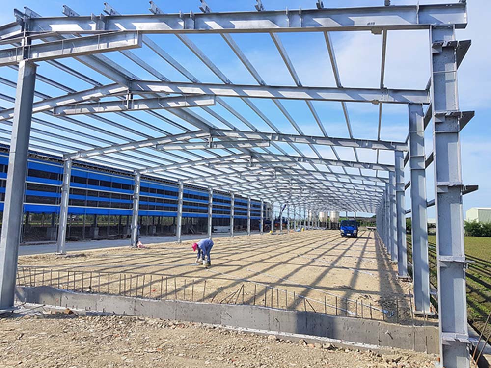 鋼構組立完成(後視角)