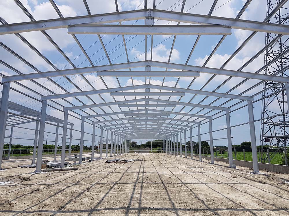 鋼構組立完成(前視角)